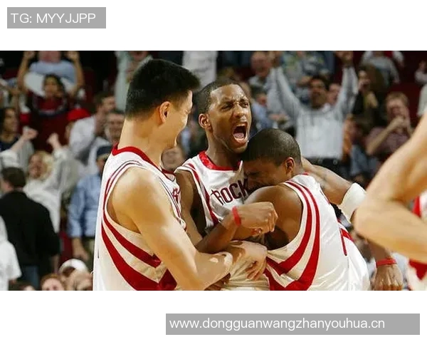 曾凡博向队友请求传球却遭无视队友选择独自进攻引发热议