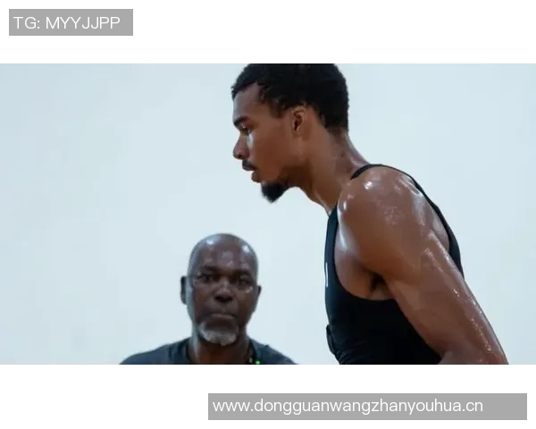 加内特透露与文班深入探讨攻防技巧与心态调整未涉及垃圾话内容