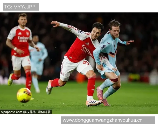 赖斯因伤被梅里诺替换卡皮耶迎英超首秀替换卡拉菲奥里