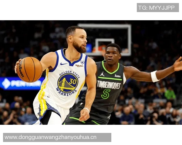 爱德华兹首节表现抢眼9投4中砍下12分并贡献前场板与防守数据